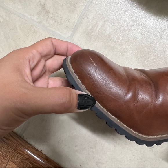 Brown boots - Picture 7 of 12